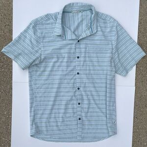 Cotopaxi lightweight button up shirt